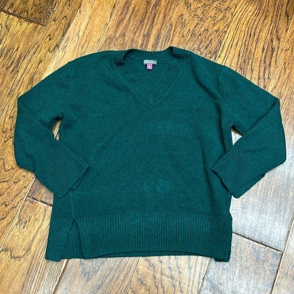 Vince Camuto V neck sweater
